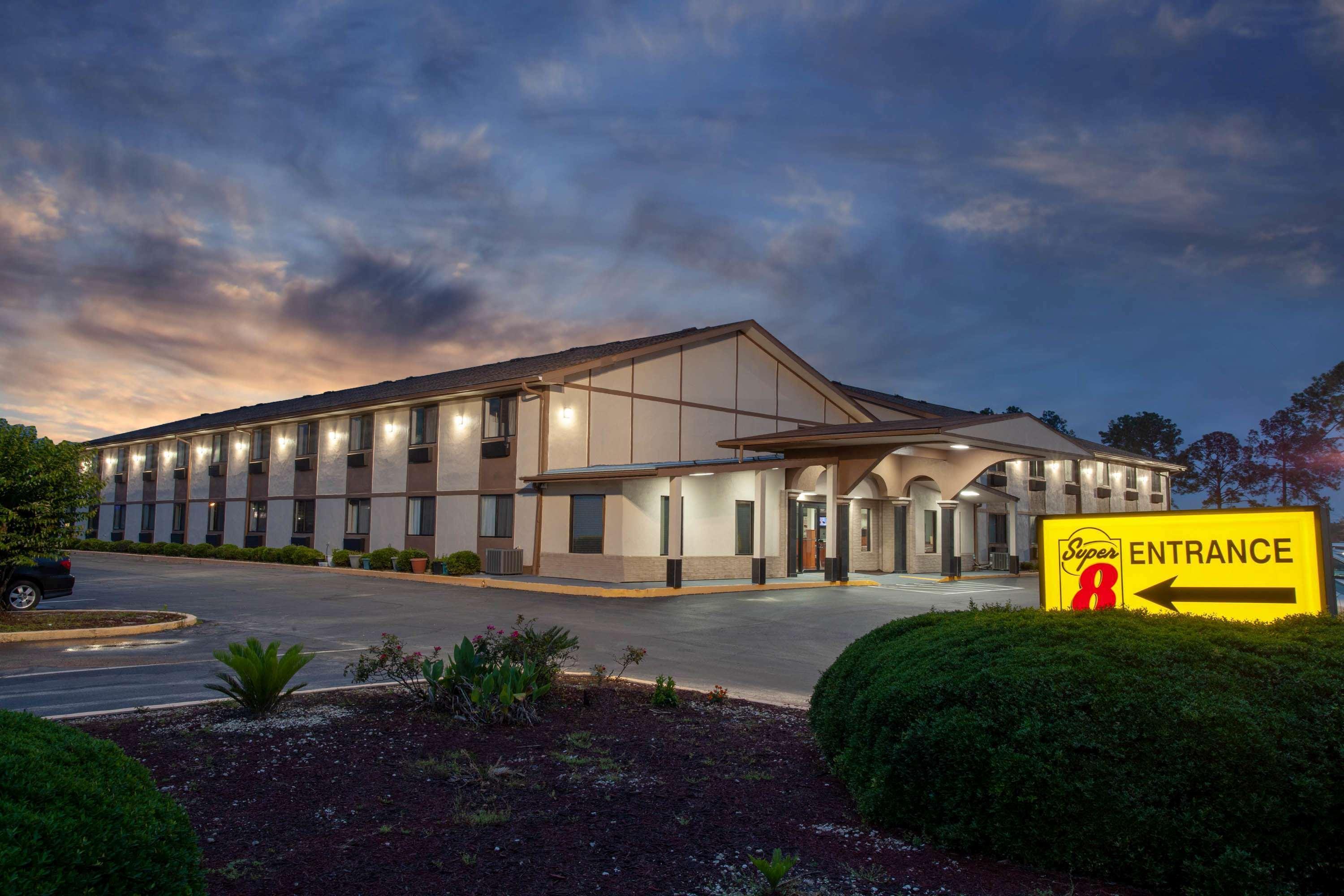 Super 8 By Wyndham Waycross Ga Motel Eksteriør bilde
